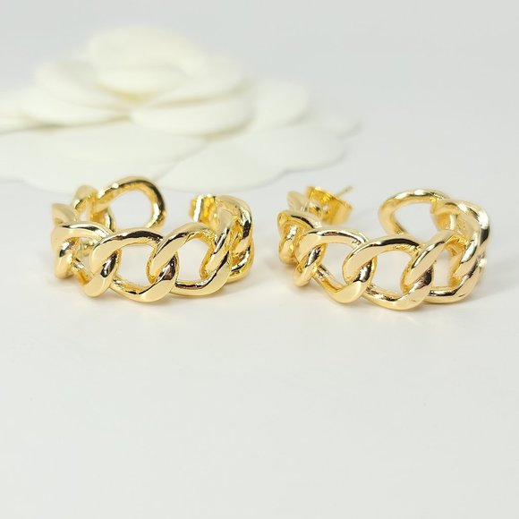 NWT 18K Gold Curb Chain Links Hoop Huggie Earring - Picture 5 of 8